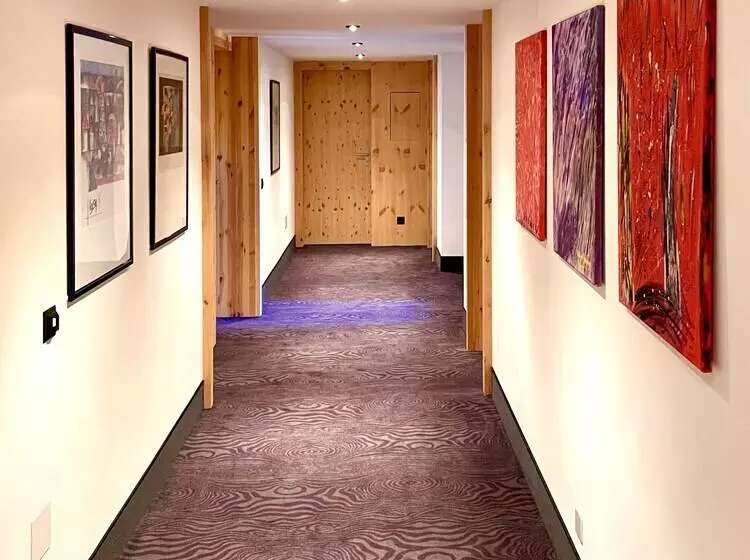 Hotelli Alpenlodge Val Gronda