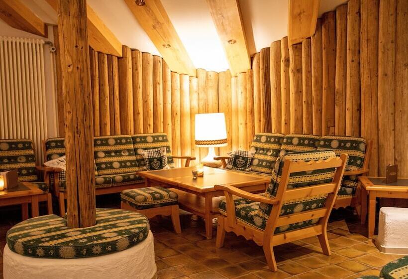 ホテル Alpenlodge Val Gronda