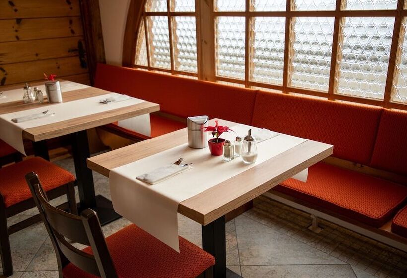 ホテル Alpenlodge Val Gronda