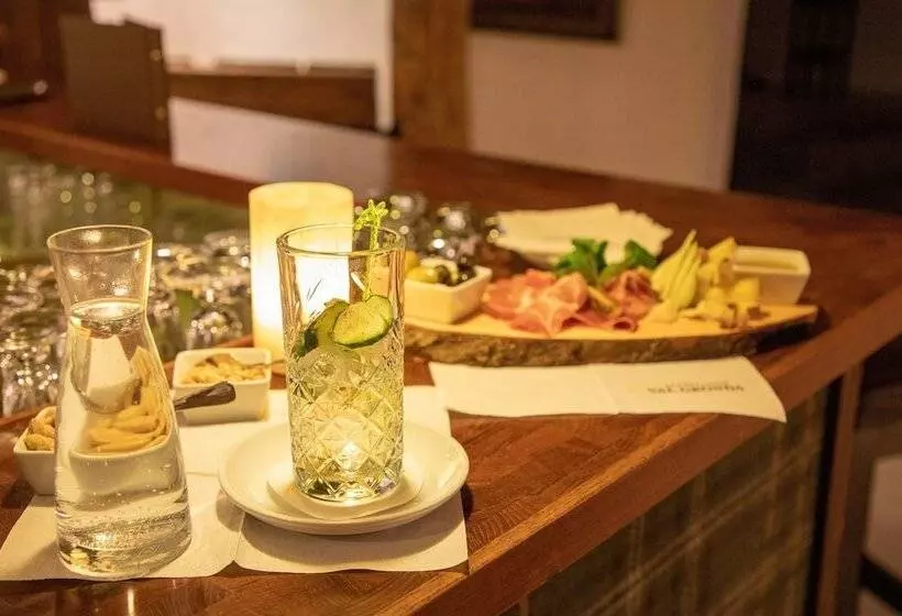 Hotelli Alpenlodge Val Gronda