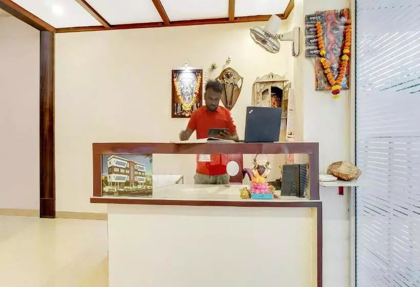 ホテル Oyo 48395  Yashodhan Lodging