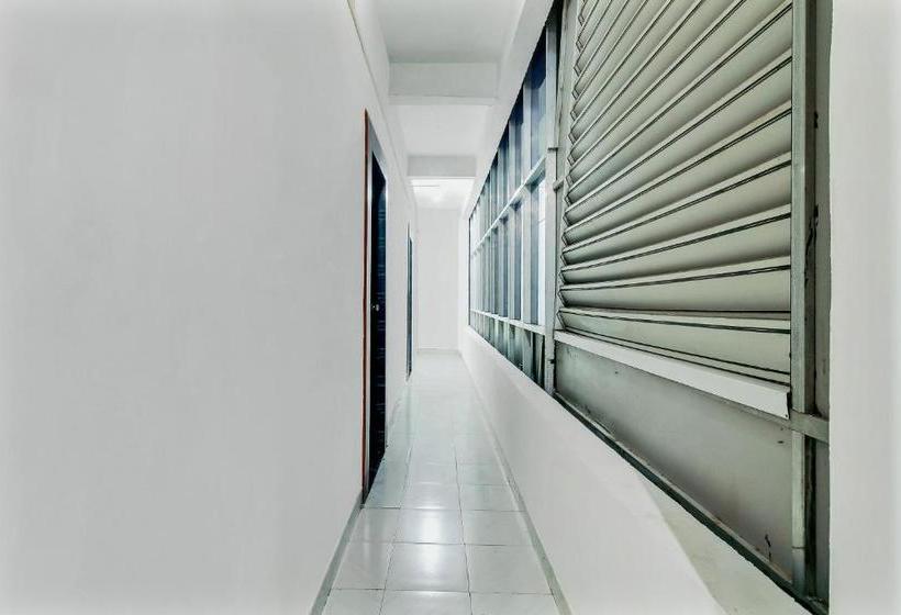 Hotel Oyo 48395 Yashodhan Lodging