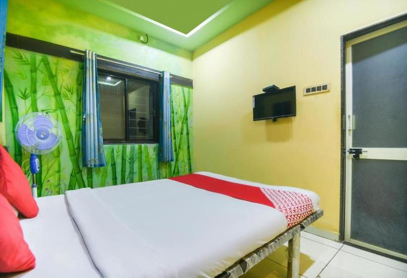 Hotel Oyo 69876  Raj Lodging