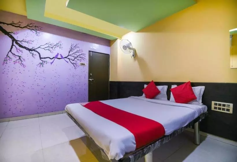 ホテル Oyo 69876  Raj Lodging