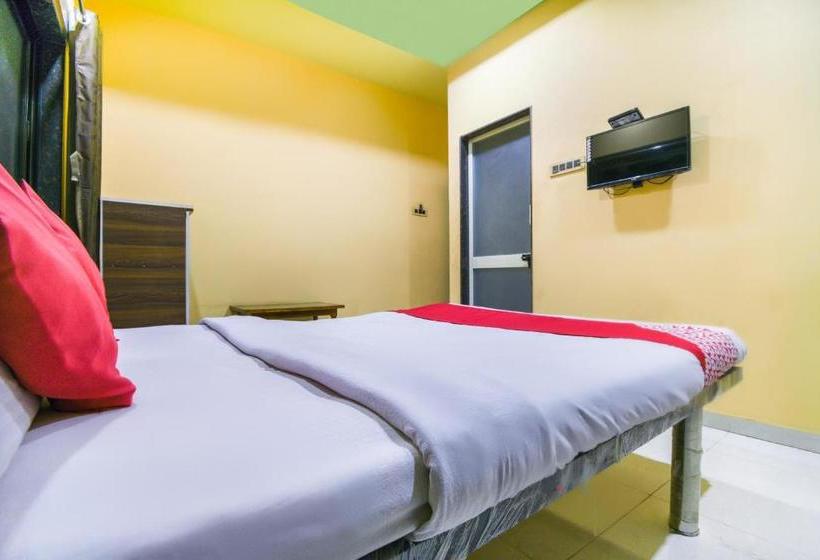 Hotel Oyo 69876  Raj Lodging