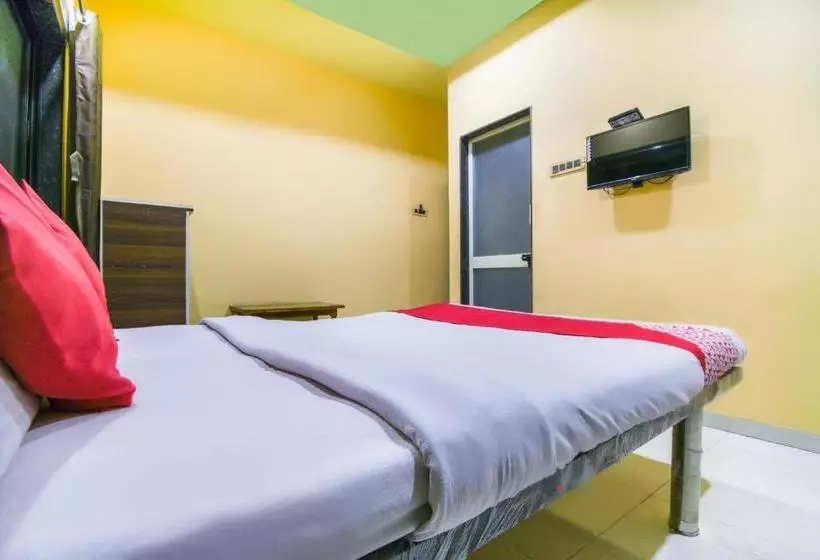 ホテル Oyo 69876  Raj Lodging