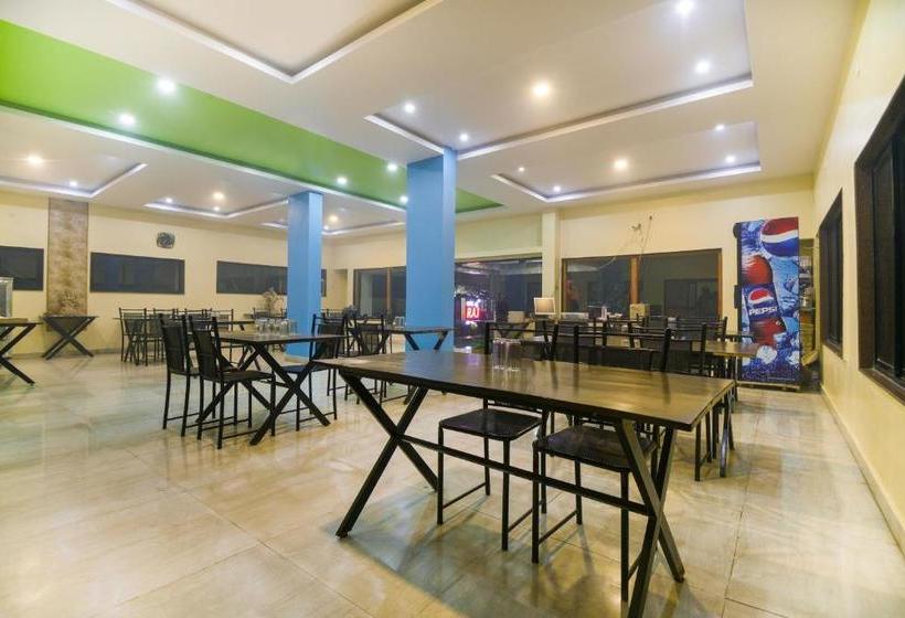 Hotel Oyo 69876  Raj Lodging