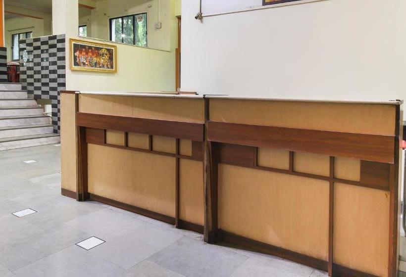 Отель Spot On 64045 Indrayani