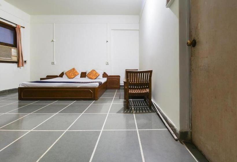 Отель Spot On 64045 Indrayani