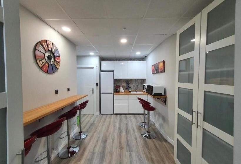 פנסיון Cv33 Ostatua