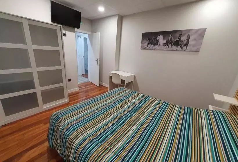 پانسیون Cv33 Ostatua