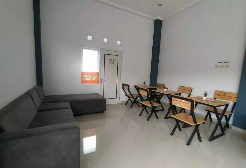 ペンション Koolkost Syariah Near Kampus Unsoed - Minimal Stay 6 Nights