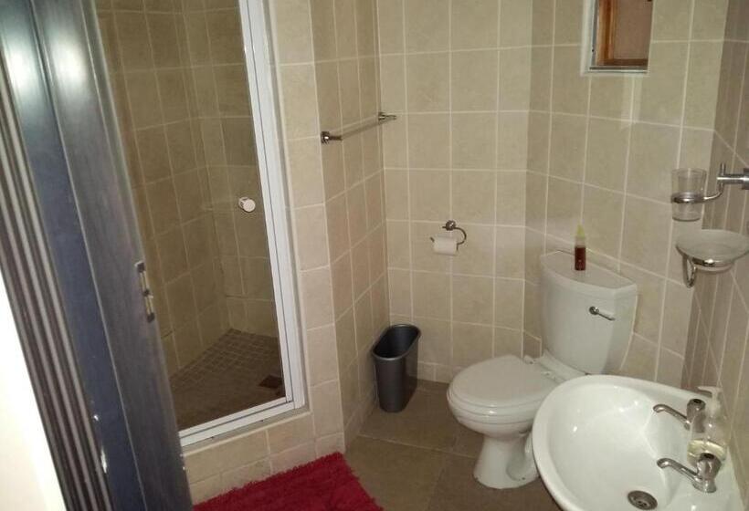 Пансион Pine Tree Lodge Pe