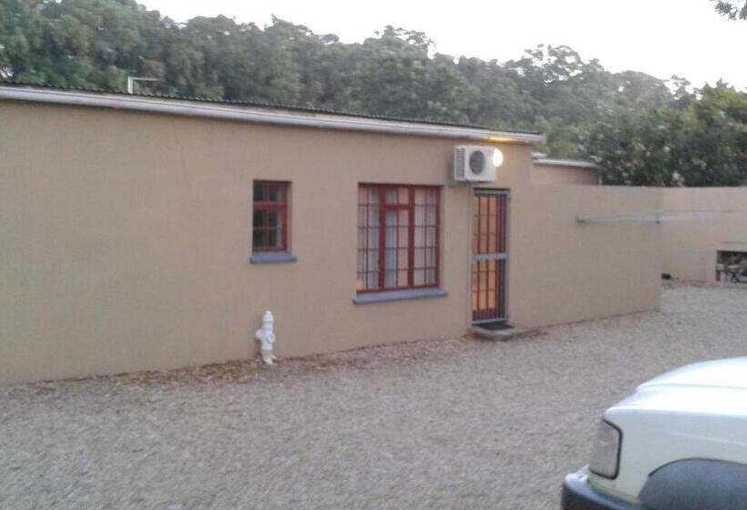 Пансион Pine Tree Lodge Pe