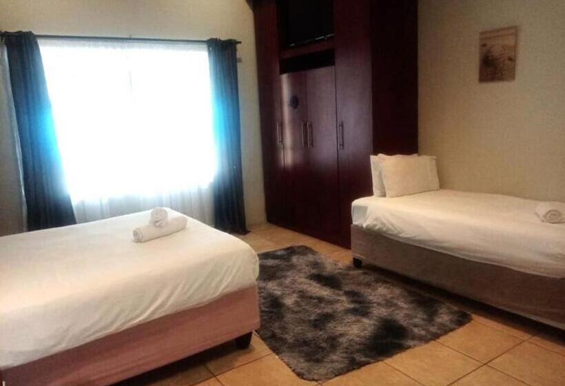 Пансион Pine Tree Lodge Pe