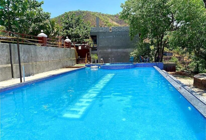 Pensão Shivshrushti Agro Tourism & River Camp Tapola