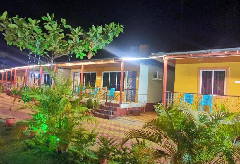 Pensão Shivshrushti Agro Tourism & River Camp Tapola