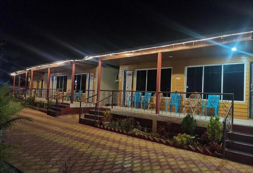 Pensão Shivshrushti Agro Tourism & River Camp Tapola