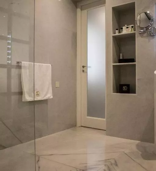 تختخواب و صبحانه 50th Guest House