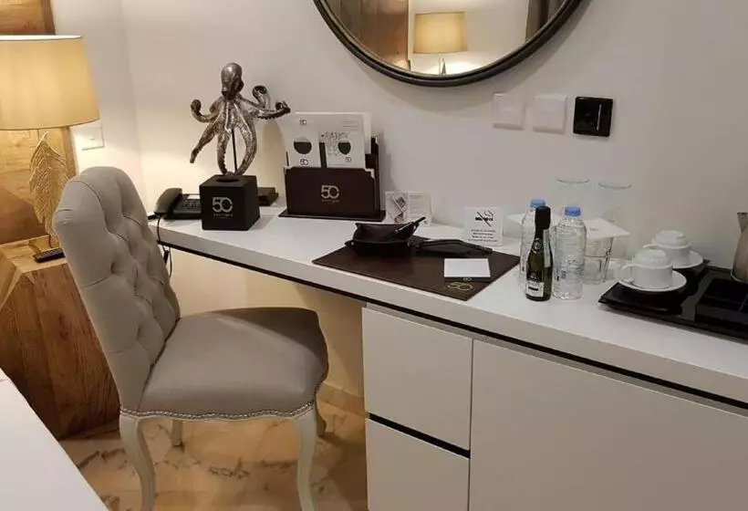 تختخواب و صبحانه 50th Guest House