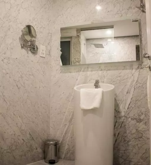 تختخواب و صبحانه 50th Guest House