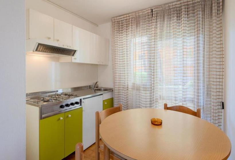 Marina Suites & Apartments 4 Stelle S