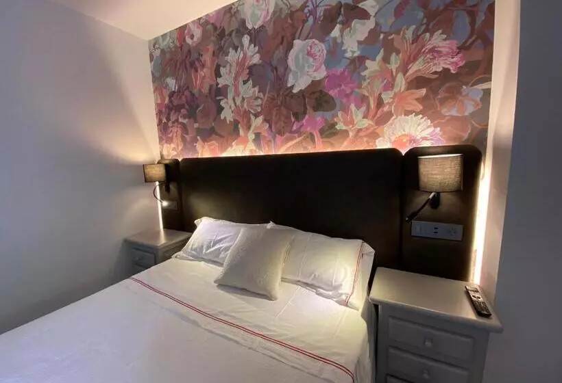 Hotel El Serrat De Tregura