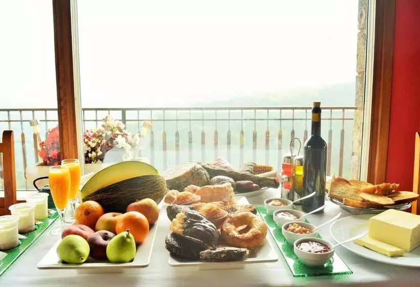 Hotel El Serrat De Tregura