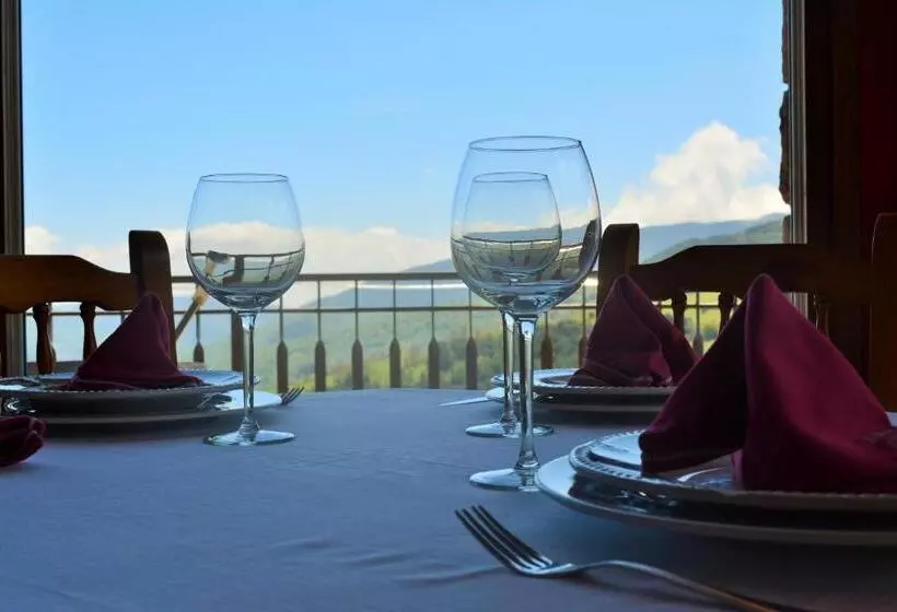 Hotel El Serrat De Tregura