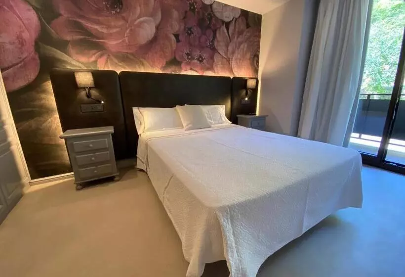 Hotel El Serrat De Tregura