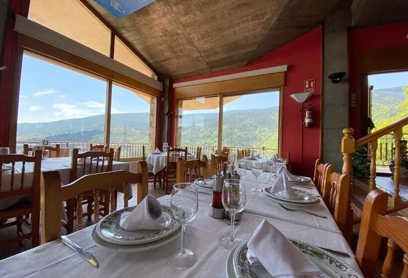 Hotel El Serrat De Tregura