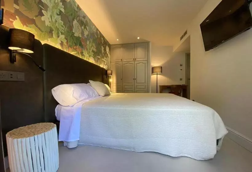 Hotel El Serrat De Tregura