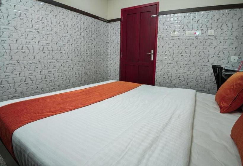 Hotel Oyo 4678 Greens Residency