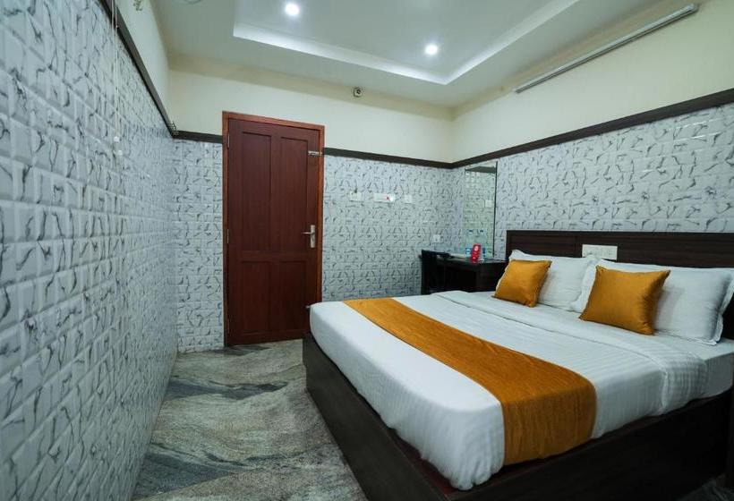 Hotel Oyo 4678 Greens Residency