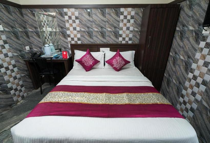 Hotel Oyo 4678 Greens Residency