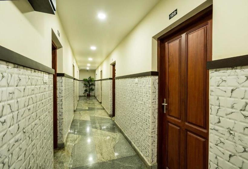 Hotel Oyo 4678 Greens Residency