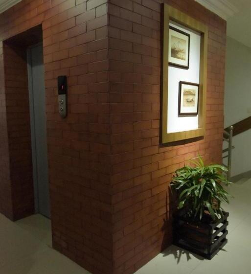 Hotel Paray Village County