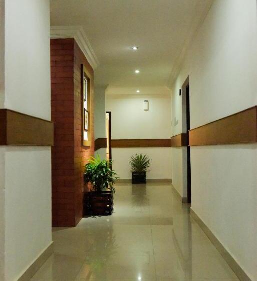 Hotel Paray Village County