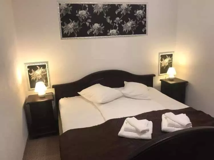 ホテル Popasul Regelui Transalpina