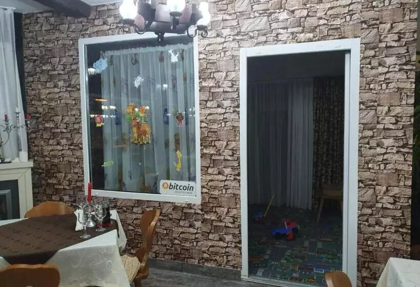 ホテル Popasul Regelui Transalpina