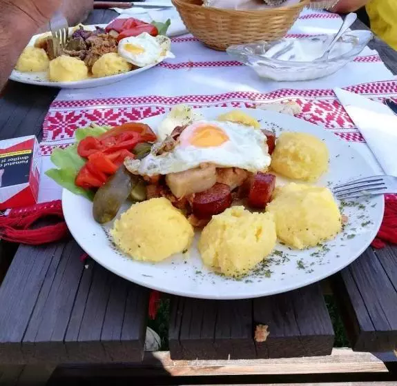 ホテル Popasul Regelui Transalpina