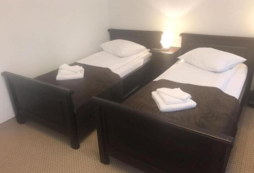 فندق Popasul Regelui Transalpina