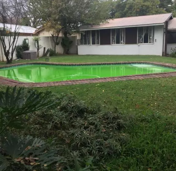ペンション Gm Guest House In Sasolburg Town