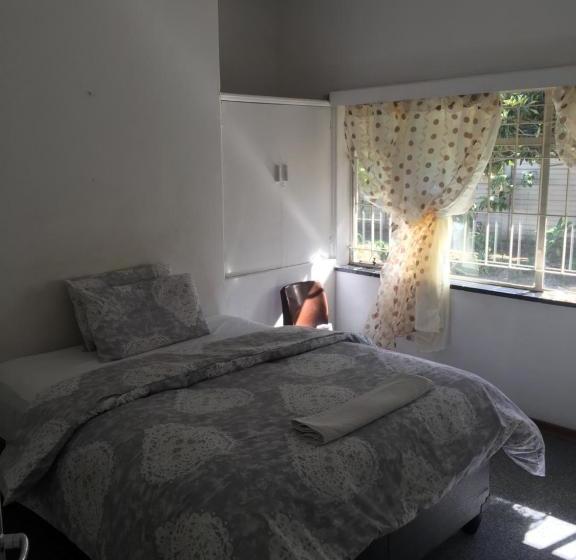 פנסיון Gm Guest House In Sasolburg Town