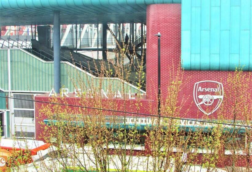 פנסיון Home Away From Home