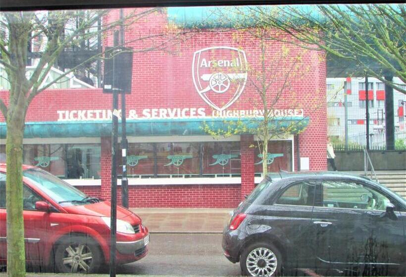 פנסיון Home Away From Home