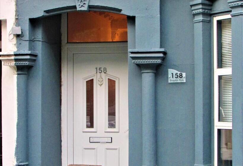 פנסיון Home Away From Home