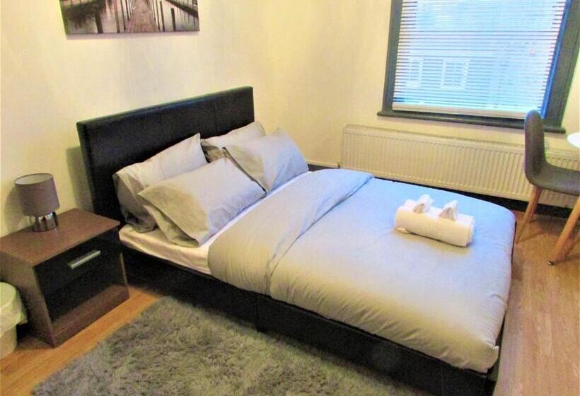 פנסיון Home Away From Home