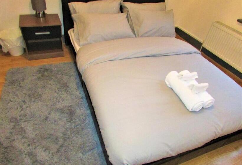 פנסיון Home Away From Home