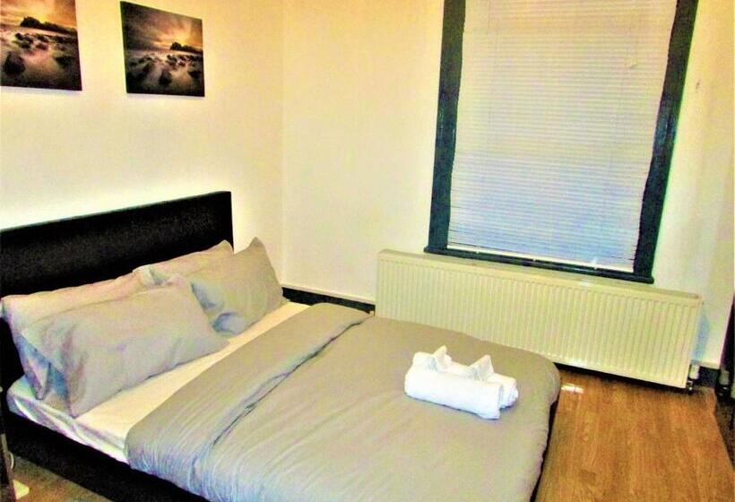 פנסיון Home Away From Home